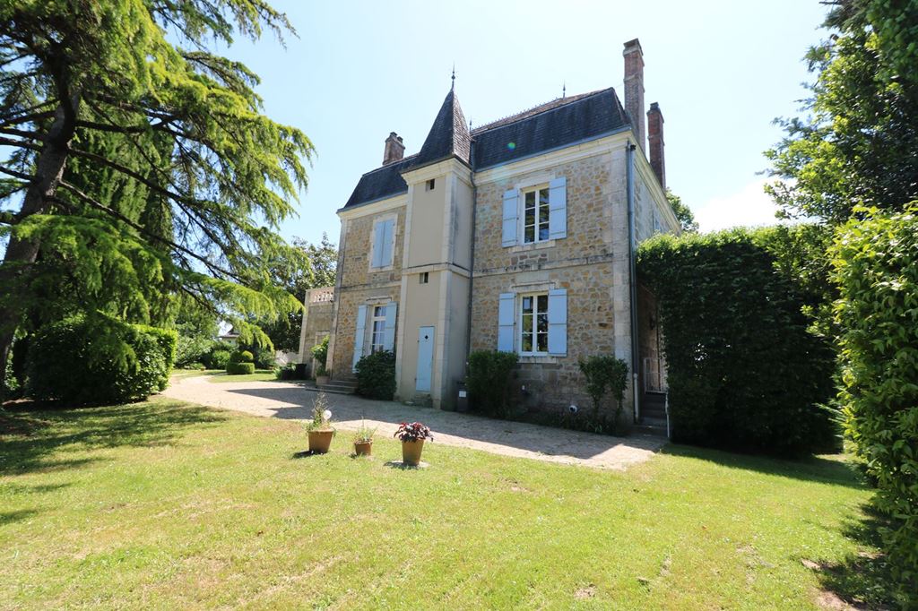Maison de maître BRIGNAC LA PLAINE (19310) AGENT EXCLUSIF.COM